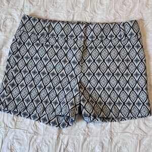 Loft Women's shorts blue and white patterned, size 2